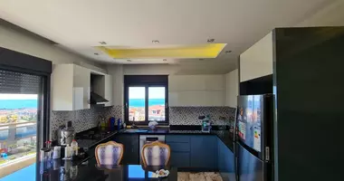 Duplex 4 rooms with parking, with elevator, with sea view in Alanya, Turkey