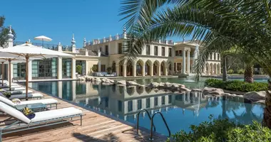 Villa  mit Yard, mit Bergblick in Cannes, Frankreich