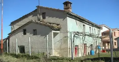 Casa 12 habitaciones en Terni, Italia