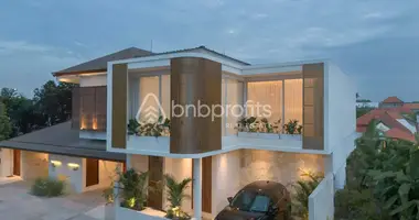 Villa 3 bedrooms with Balcony, with Furnitured, with Air conditioner in Canggu, Indonesia