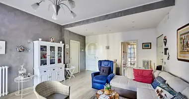 2 bedroom apartment in Sirmione, Italy