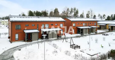 Apartamento 5 habitaciones en Jaervenpaeae, Finlandia