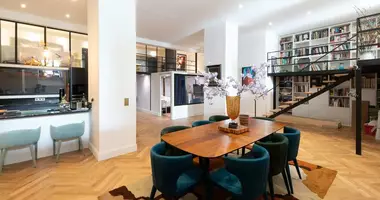 4 bedroom apartment in Nice, France