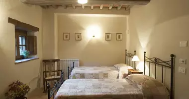 Villa 6 bedrooms in Cortona, Italy