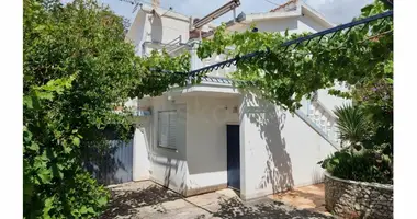 Haus 3 Zimmer in Opcina Rogoznica, Kroatien