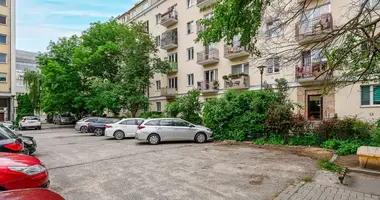 Mieszkanie 4 pokoi w Warszawa, Polska