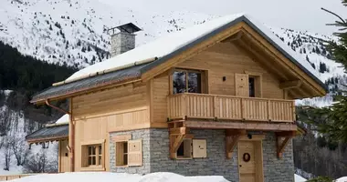 Chalet 4 bedrooms with Wi-Fi, with Fridge, with TV in Les Allues, France