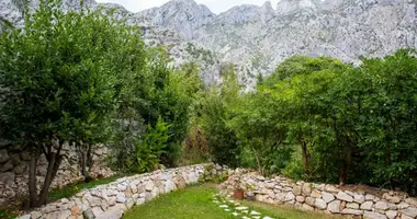 Villa 3 bedrooms with By the sea in Donji Orahovac, Montenegro
