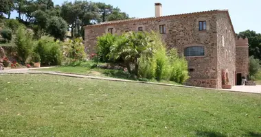 Вилла   с кондиционером, с террасой, с садом в Santa Cristina d Aro, Испания