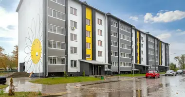 Apartamento 3 habitaciones en Zhodino, Bielorrusia