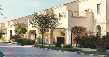 Adosado Adosado 4 habitaciones con Balcón, con Garaje, con estacionamiento en Abu Dabi, Emiratos Árabes Unidos