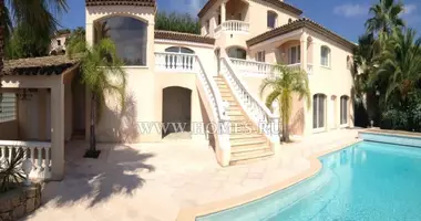Villa 5 bedrooms with Furnitured, with Garage, with private pool in Cannes, France