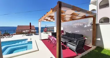 Hotel 330 m² in Split-Dalmatia County, Croatia