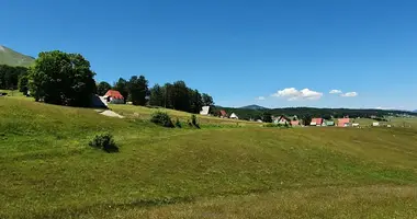 Terrain dans Virak, Monténégro