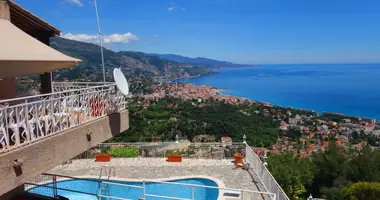 Willa  z Okna z podwójnymi szybami, z Meble, z Widok na morze w Roquebrune-Cap-Martin, Francja