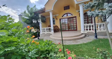 Dom 7 pokojów w Goedoello, Węgry