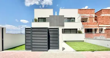 Reihenhaus in Cox, Spanien