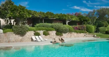 Villa  con aparcamiento, con Aire acondicionado, con Vistas al mar en Arzachena, Italia