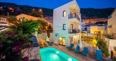 Villa 5 bedrooms in Kalkan, Turkey