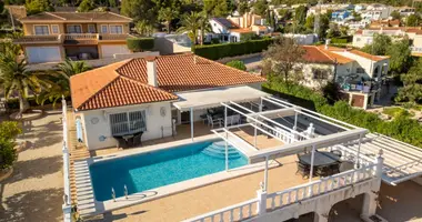 4 bedroom apartment in l Alfas del Pi, Spain