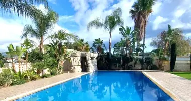 4 bedroom house in Parekklisia, Cyprus