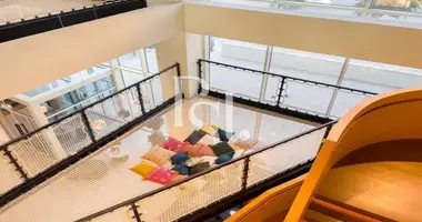 Wohnung 1 Schlafzimmer mit Balkon, mit Fitnessstudio, mit Wandschrank in Dubai, Vereinigte Arabische Emirate