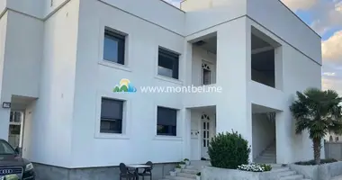 Casa 6 habitaciones en Podgorica, Montenegro