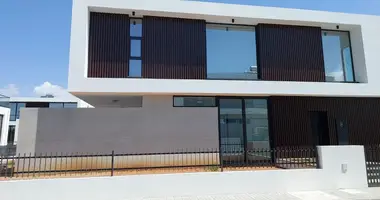 Villa 3 chambres avec Fenêtres double vitrage, avec Climatiseur, avec Piscine dans Famagouste, Chypre du Nord