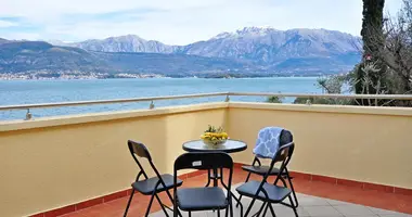 Villa 4 chambres avec Vue sur la mer, avec Garage dans Tivat, Monténégro