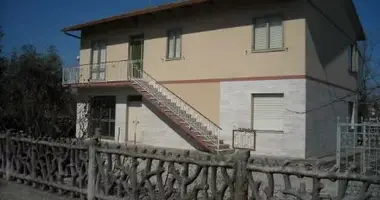 Adosado Adosado 9 habitaciones con baño en Terni, Italia