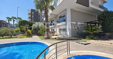 2 bedroom apartment in Konyaalti, Turkey