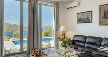 Villa 4 Zimmer in Kumbor, Montenegro