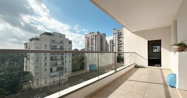 5 room apartment in Tel Aviv-Yafo, Israel