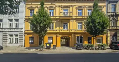 Квартира 5 комнат в Лодзь, Польша