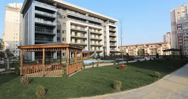 Mieszkanie 5 pokojów w Kuecuekcekmece, Turcja