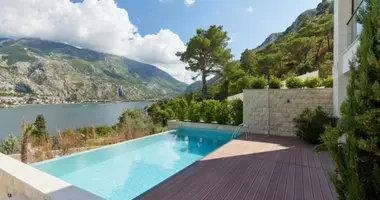 Villa 4 bedrooms with By the sea in Prcanj, Montenegro