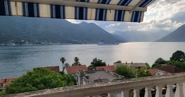 4 bedroom apartment in Dobrota, Montenegro