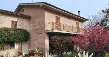 Townhouse 15 rooms in Terni, Italy