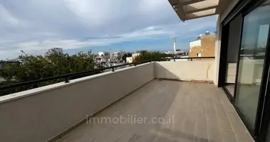 4 room apartment in Tel-Aviv, Israel