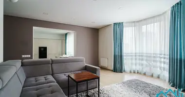 Apartamento 3 habitaciones en Minsk, Bielorrusia