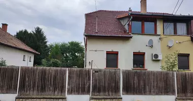 Casa 5 habitaciones en Gyal, Hungría
