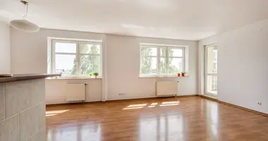 Квартира 3 комнаты в Варшава, Польша
