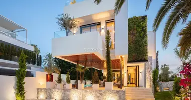 Villa 5 bedrooms in Marbella, Spain