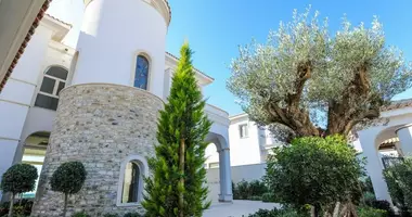 Casa 6 habitaciones en Pervolia, Chipre