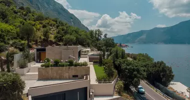 Villa 4 habitaciones con aparcamiento, con Balcón, con Aire acondicionado en Kotor, Montenegro