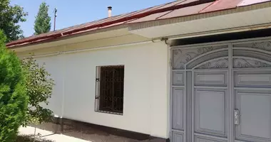 Дом 4 комнаты с мебелью, с кондиционером, с гаражом в Ташкент, Узбекистан