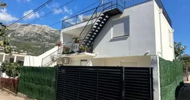 4 bedroom house in Pecurice, Montenegro