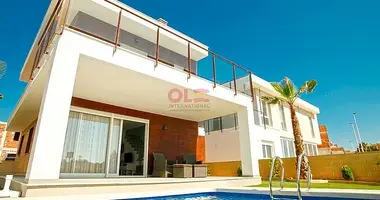 Villa 4 bedrooms with Terrace, with Close to public transport, with video intercom in Santa Pola, Spain