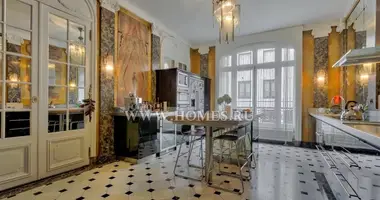 Townhouse 5 bedrooms in Paris, France