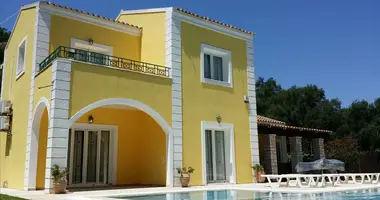 Villa 5 habitaciones con Piscina en Agios Stefanos, Grecia